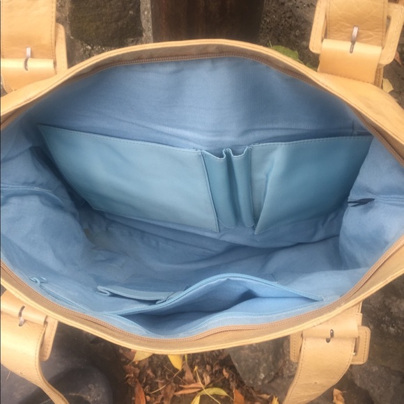 Hobo Handbag - Picture 3 of 4